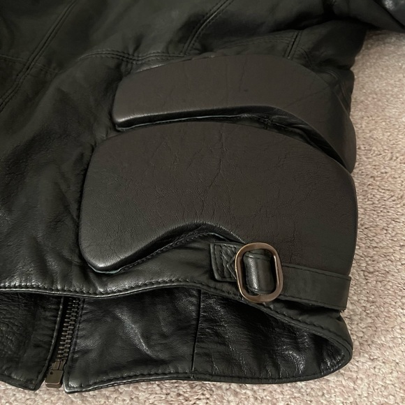 Gianfranco Ferré Quilted Padded Motorcycle Leather Jacket – Black (IT 46) - Picture 6 of 16